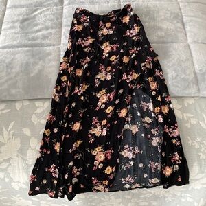 Black floral skirt size XS